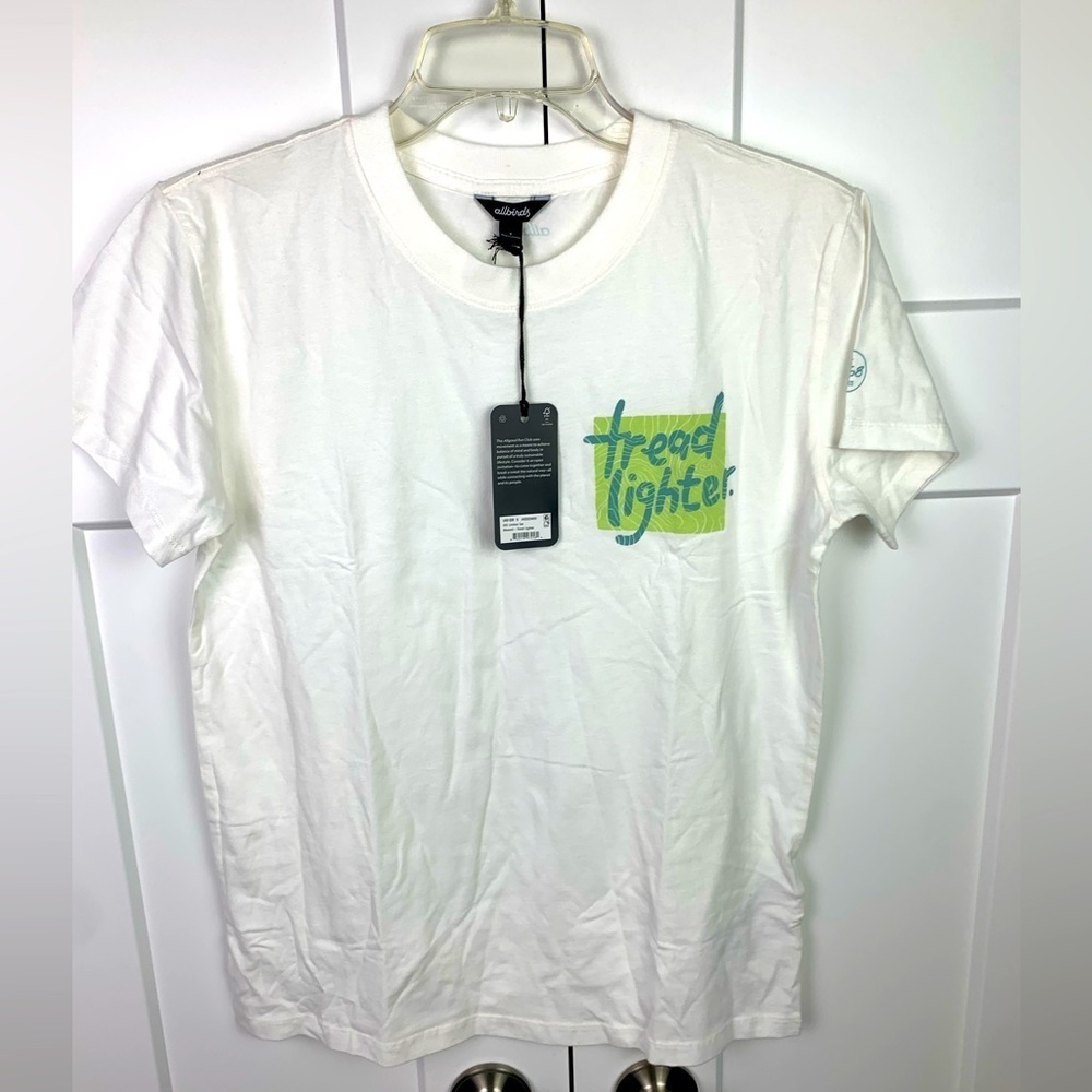 NWT Allbirds Women’s SMALL White Graphic Tee Tread Lighter Eco Environmental